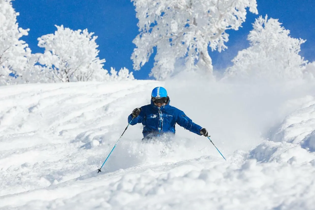 Yu Kiroro, Ski-In Ski-Out Luxury Residences Akaigawa 5*,