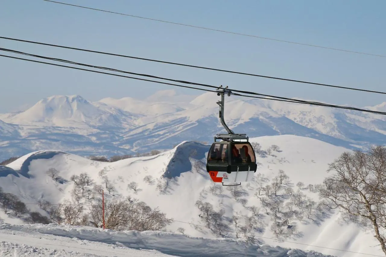 Yu Kiroro, Ski-In Ski-Out Luxury Residences Akaigawa 5*,